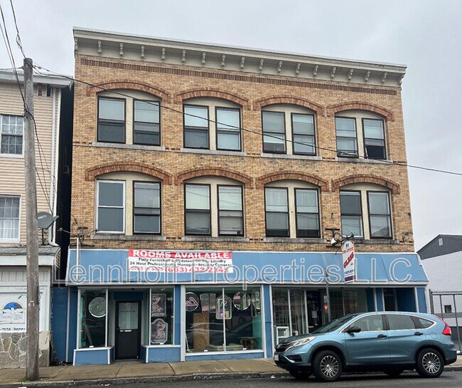 Building Photo - 82-86 South Broadway - 7 Rental