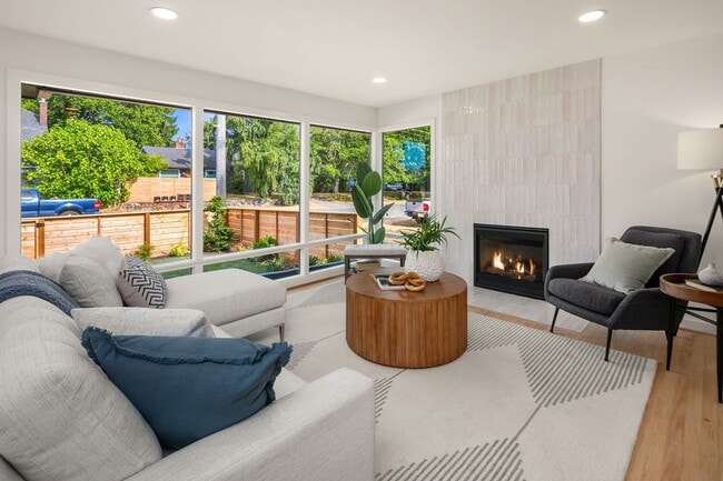 Photo - Bitter Lake - Broadview Home