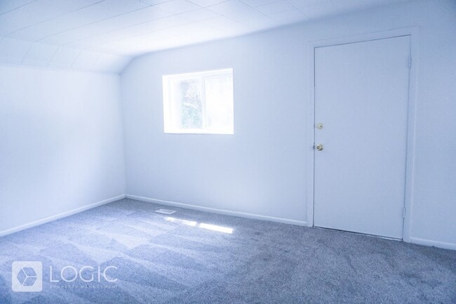 Photo - 1238 Oak St Unit 1