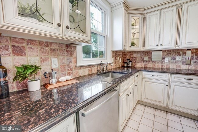 Photo - 1408 Foxhall Rd NW