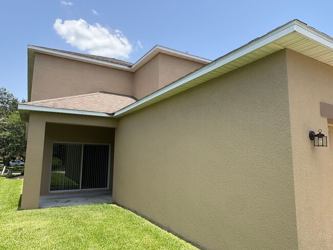 Photo - AVAILABLE NOW - BEAUTIFUL 6 BEDROOMS 3 BATH OVER 2700 SQ FT IN WINTER GARDEN CABLE / INTERNET AND...