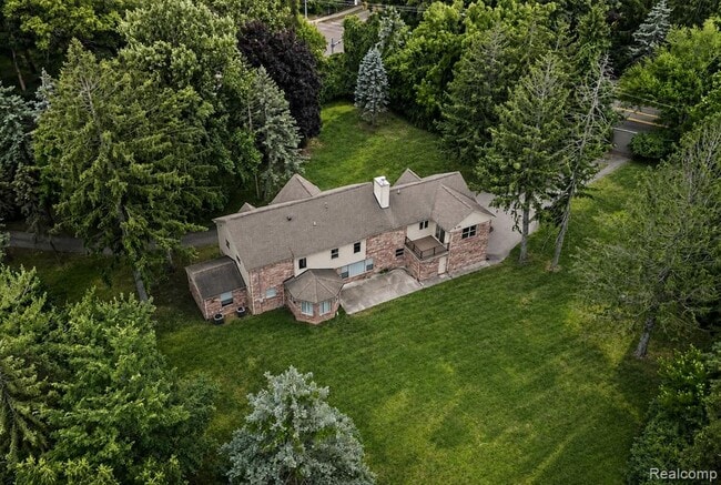 Photo - 1592 Lone Pine Rd