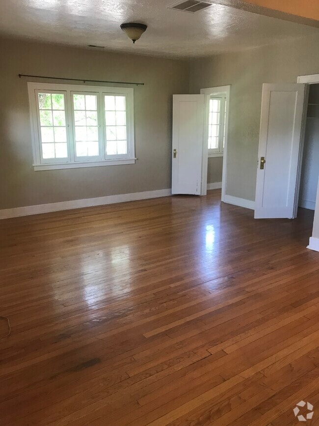 Building Photo - 945 S 700 E Rental