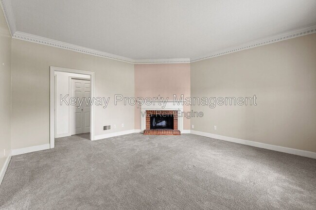 Photo - 344 Folkstone Cir