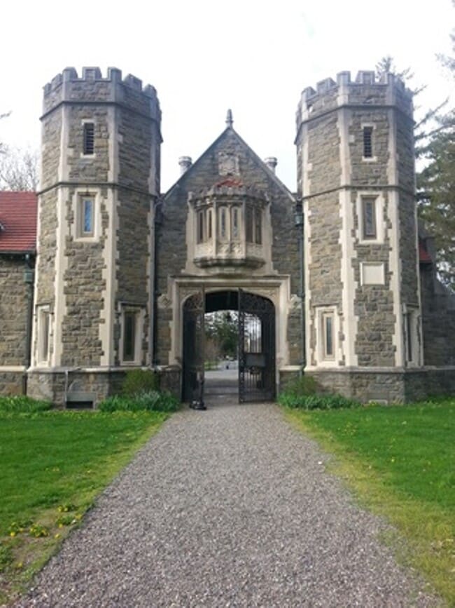 Photo - 13 Memorial Dr