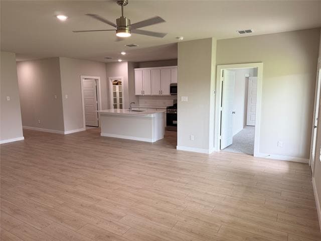 Photo - 986 Olive Dr