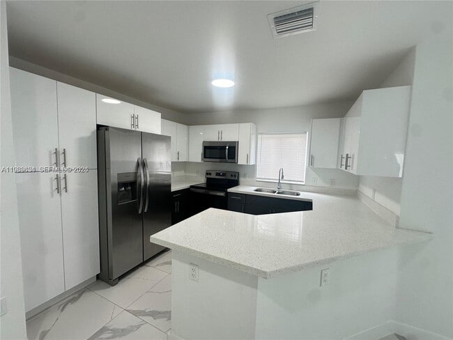 Photo - 116 NW 10th St