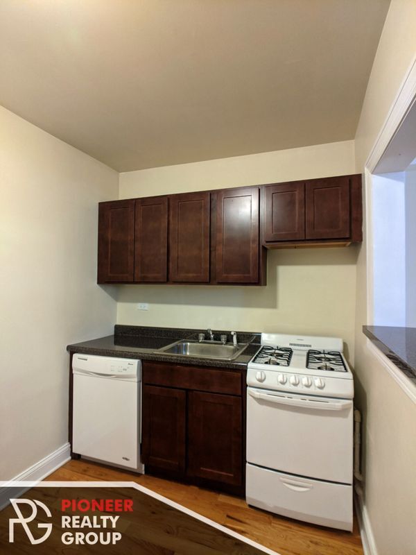 Photo - 1347 N Dearborn St Unit 204