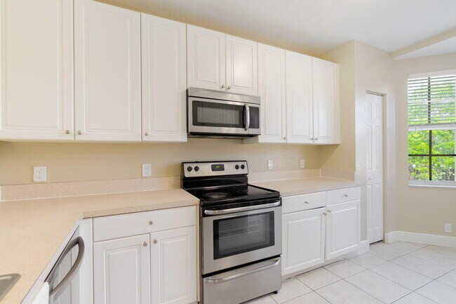 Photo - 1718 NE 6th St