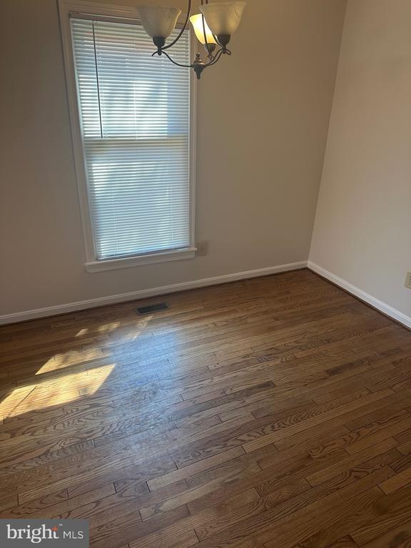 Photo - 560 Colecroft Ct