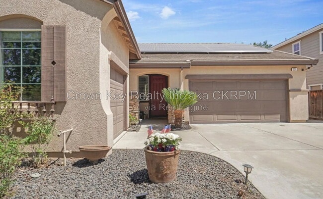 229 Wisteria Ln