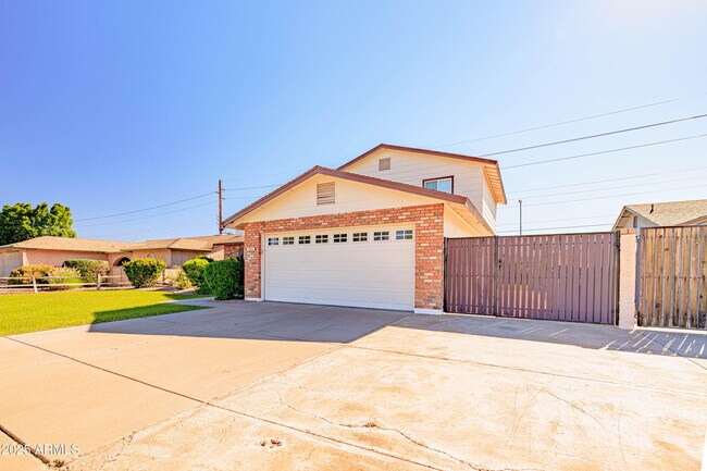 Photo - 2547 W Naranja Ave