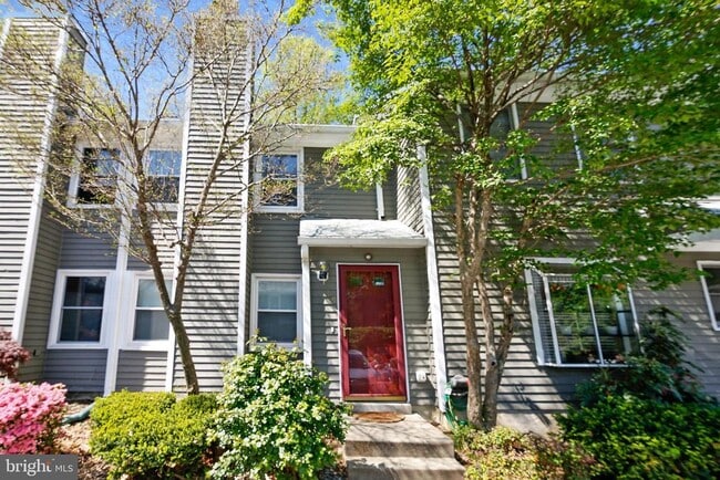 Photo - 19 Janwall Ct Townhome