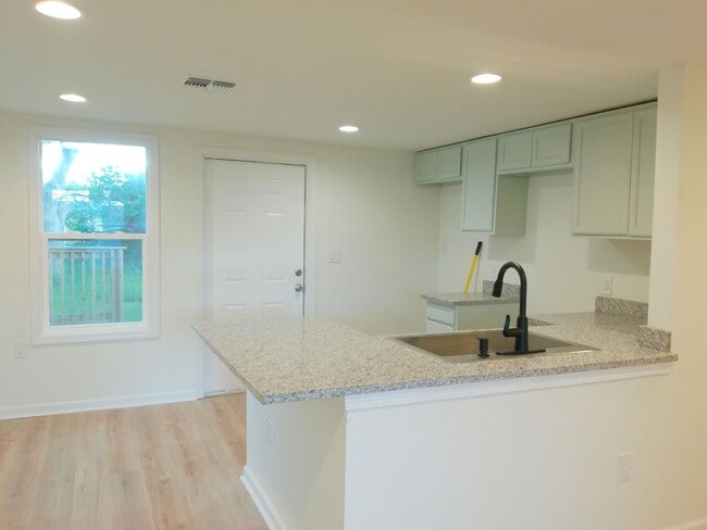 Photo - 306 Allison Dr