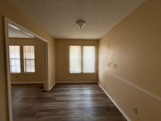 Photo - "Charming 3-Bedroom Retreat with Cozy Fireplace in Pensacola."