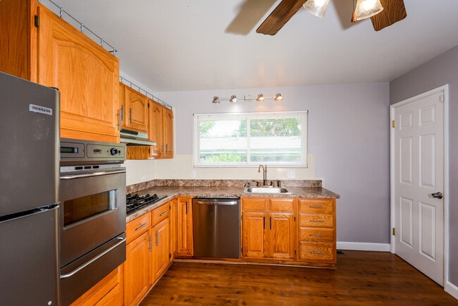 Photo - 455 Moule Dr