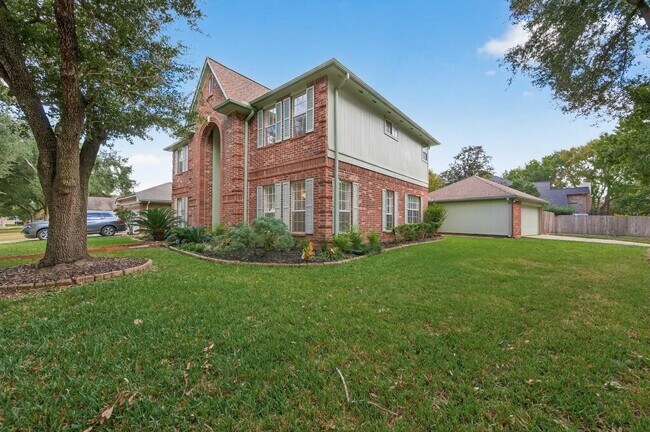 2431 Parkwood Ln