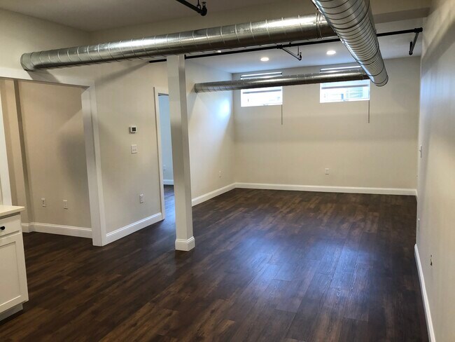 Photo - 22 Whiting St