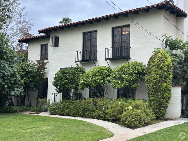 Building Photo - 285 S Santa Anita Ave Unit 285 S. Santa Anita Ave Rental
