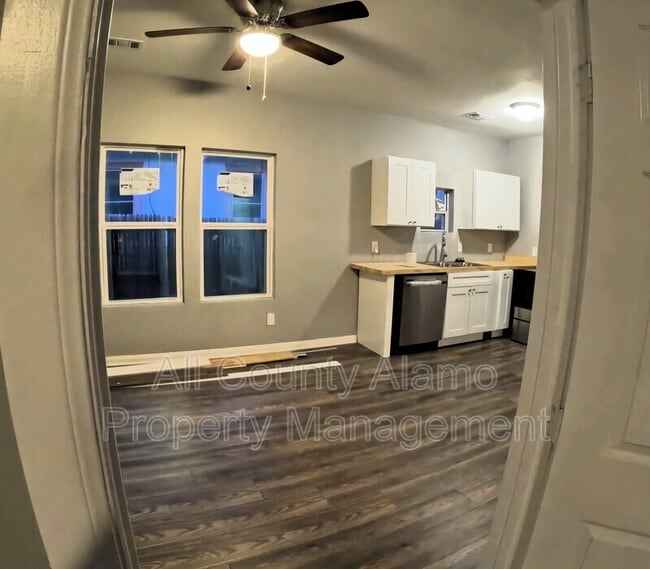 Photo - 510 Roseborough St