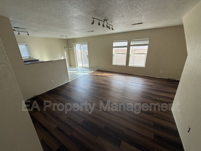 Photo - 12516 Snowmass Way NE