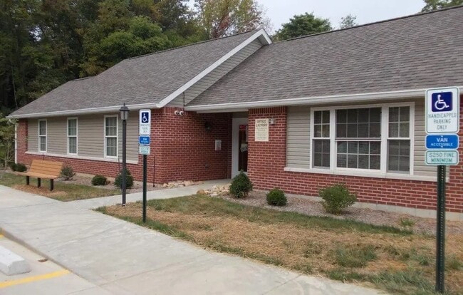 Photo - 808 Treewood Dr