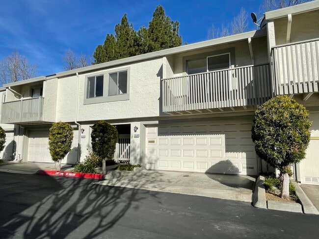 Building Photo - 20194 Northglen Sq Rental