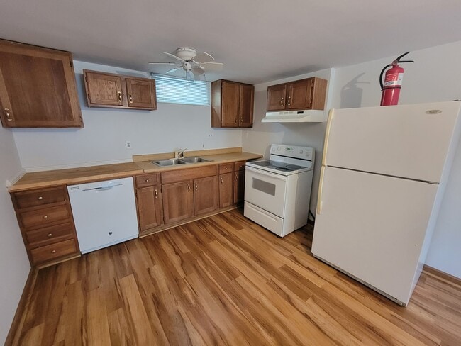 Kitchen - 1043 Madison St Unit Lower