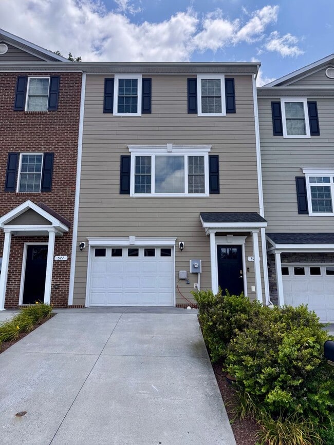 Building Photo - 573 Spring Oaks Drive