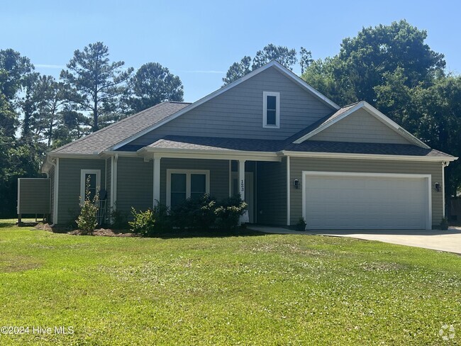 Building Photo - 123 Pine Needle Cir Rental