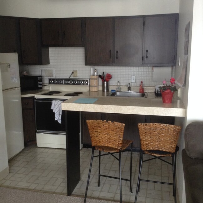 Photo - 60 Longwood Ave