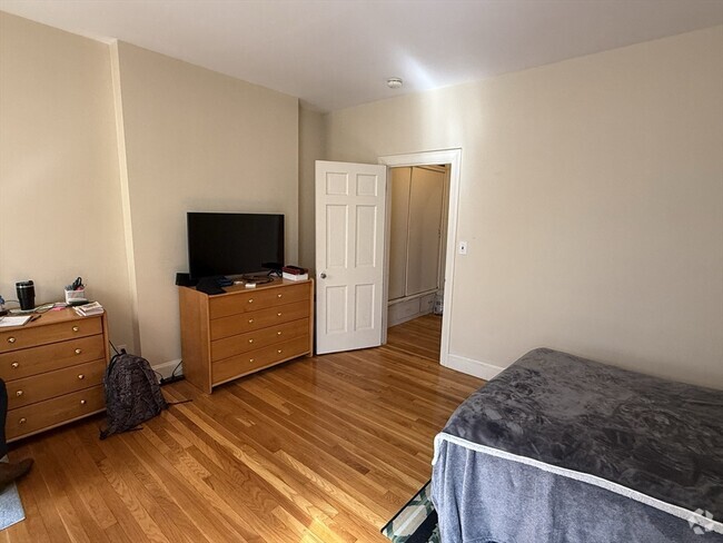 Building Photo - 97 West Cedar St Unit 2 Rental