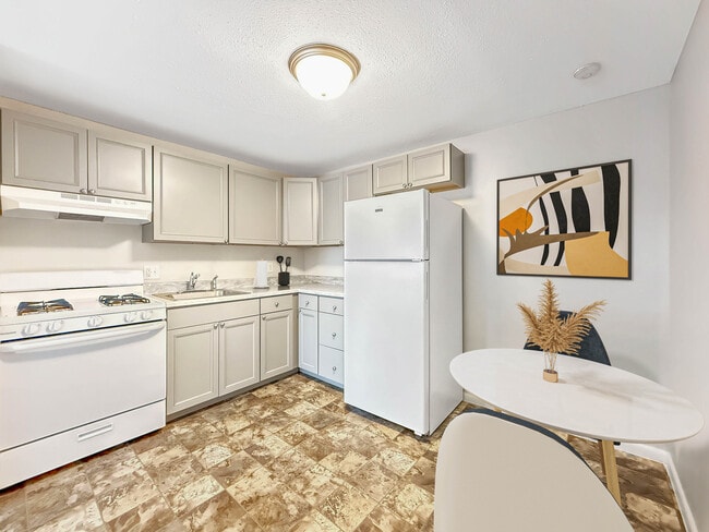 Photo - Middlesex Gardens