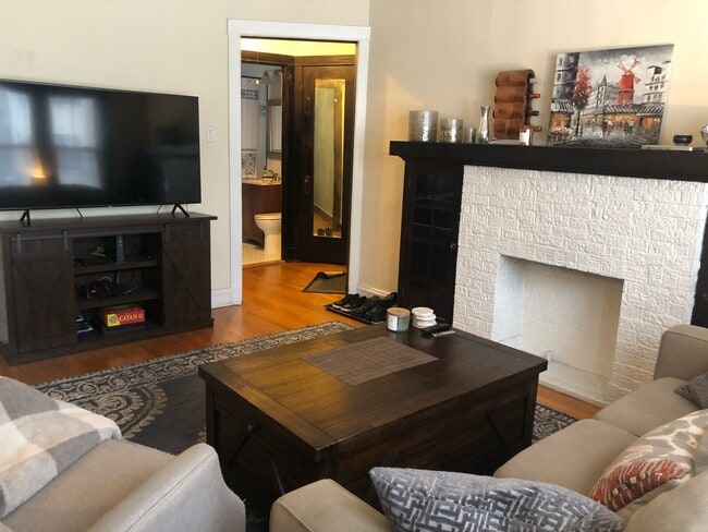 Photo - 1415 W Cornelia Ave Unit 1