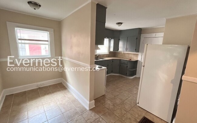 Photo - 1119 Graymont Ave W
