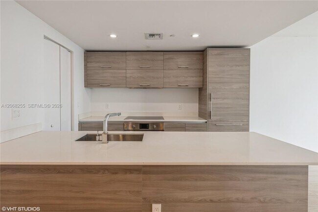 Photo - 1300 S Miami Ave Unidad 2504