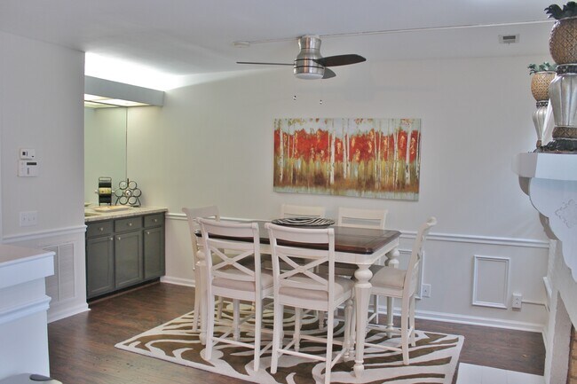 Photo - 7245 Meeting St