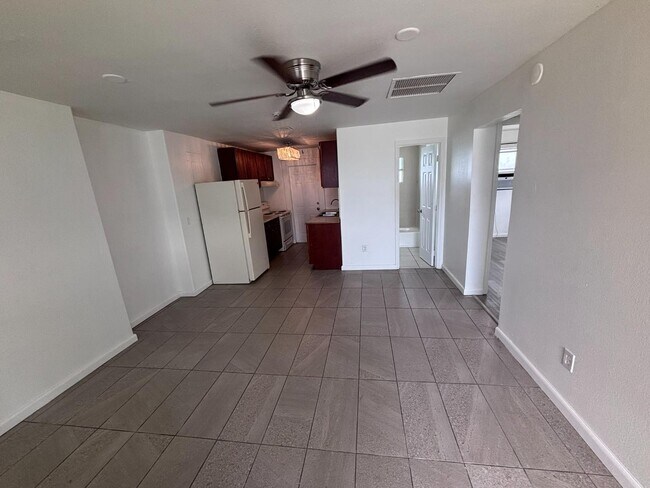 Photo - 2139 Washington St NE