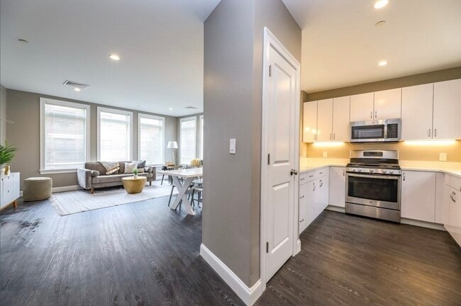 Photo - 4945 Washington St Unit 102