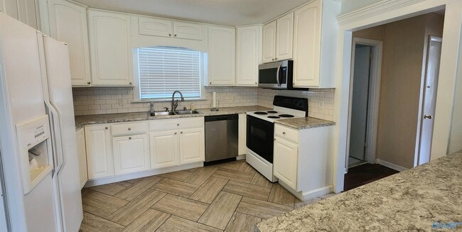 Photo - 11402 Hillwood Dr SE
