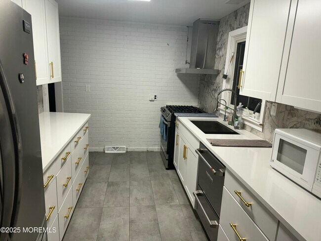 Photo - 317 Jersey Ave