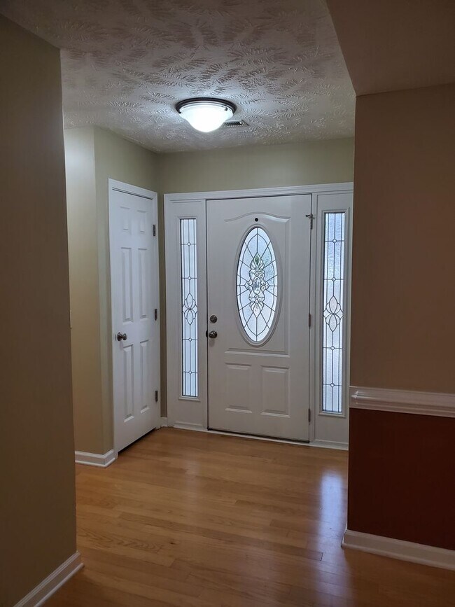 Photo - Beautiful 3 Bedroom, 2 Bath Home with Bonu...