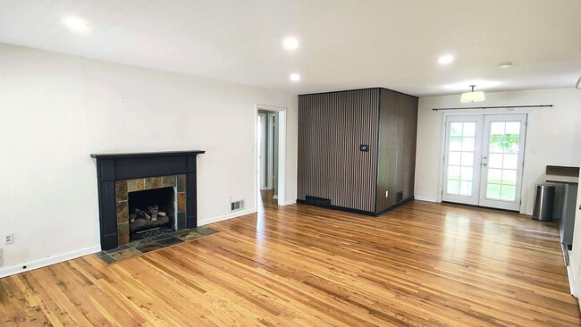 Photo - 4 Bd 2 Bath Home in Millcreek