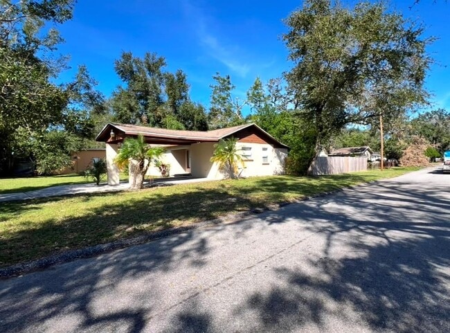 Photo - 3910 E Ellicott St