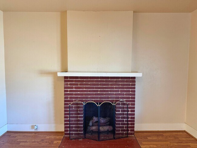 Photo - Cute 2 Bed 1 Bath Craftsman Home