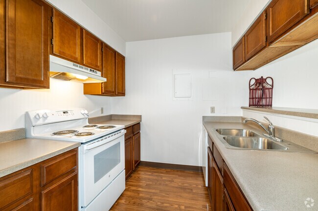 2BR, 1BA - 800SF - Kitchen