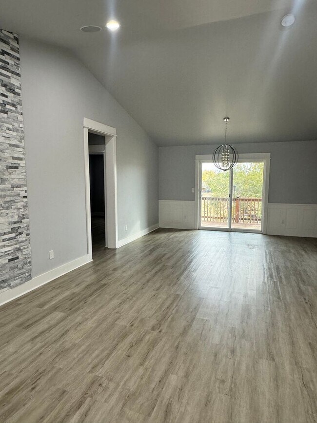 Photo - b9312-1 Unit 9312 Tieton Dr. #B