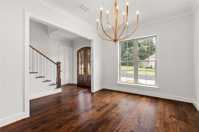 Photo - 5488 Hilltop Dr N