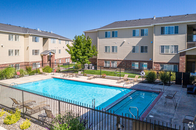 Building Photo - Apartments@Falls Crossing