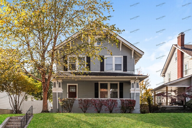 Building Photo - 909 Park Ave